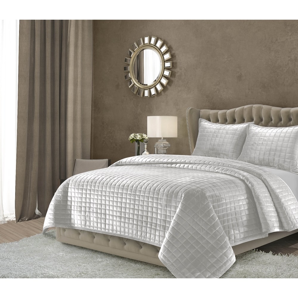 Florence Velvet Oversized Solid Quilt Set