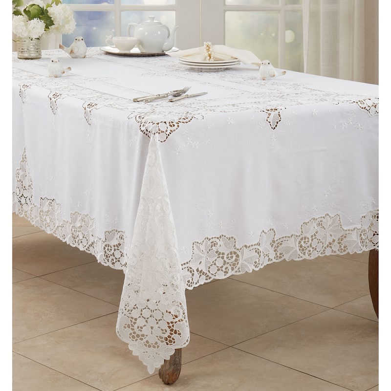 Tablecloth With Lace Design