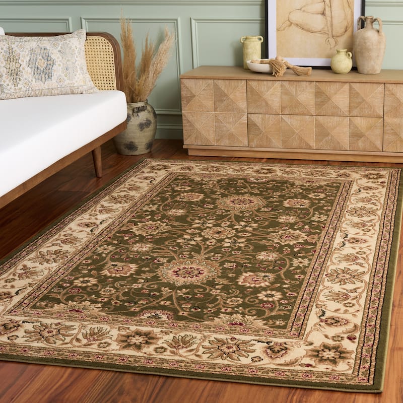 SAFAVIEH, Lyndhurst Marsha Traditional Area Rug - 4' x 6' - Sage/Ivory