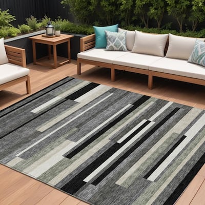 HomeRoots Striped Transitional Rectangle Outdoor Rug