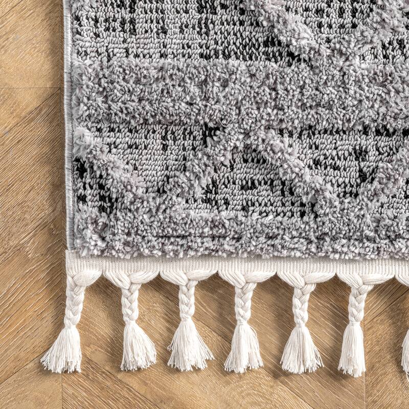 Nuloom Dottie Soft Shaggy Textured Trellis Tassel Area Rug