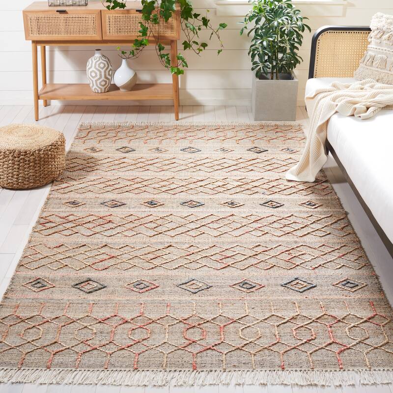 SAFAVIEH Handmade Natural Fiber Arly Boho Jute Fringe Rug - 4' x 6' - Natural/Rust