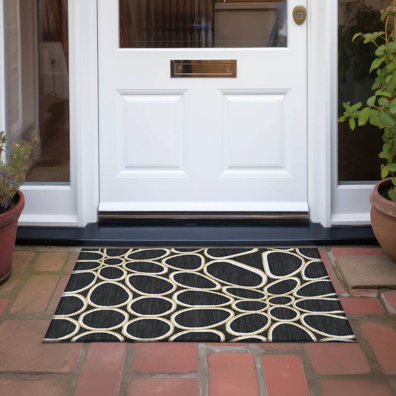 Machine Washable Indoor/ Outdoor Modern Bubbles Chantille Rug