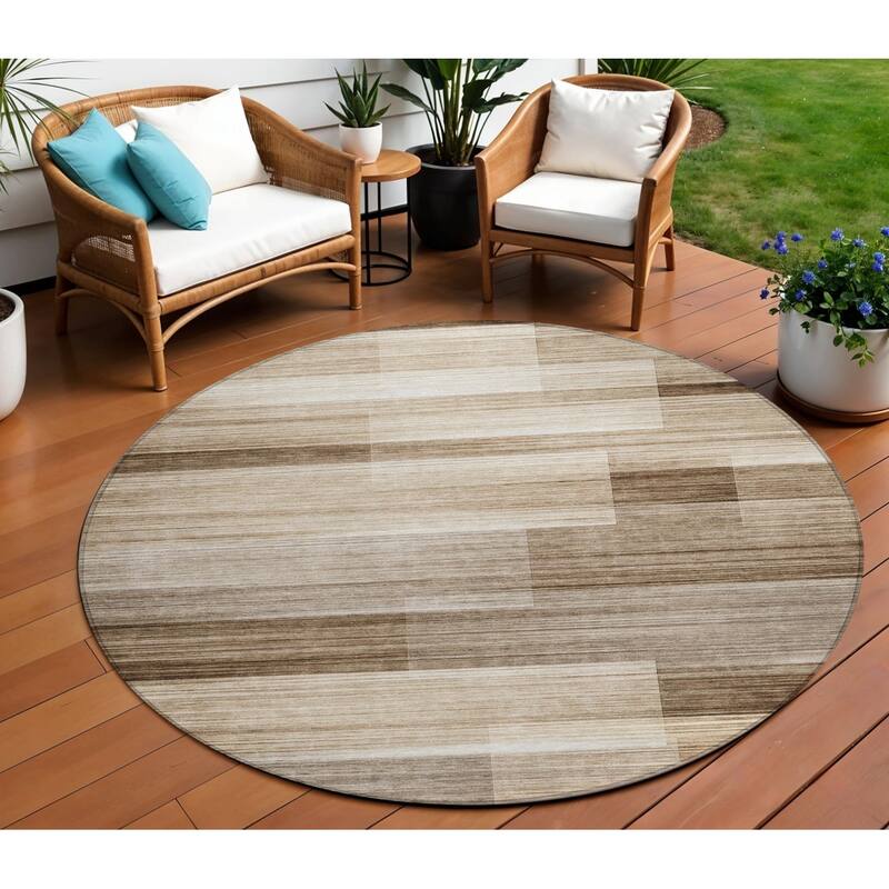 HomeRoots Striped Transitional Rectangle Outdoor Rug - 8' Round