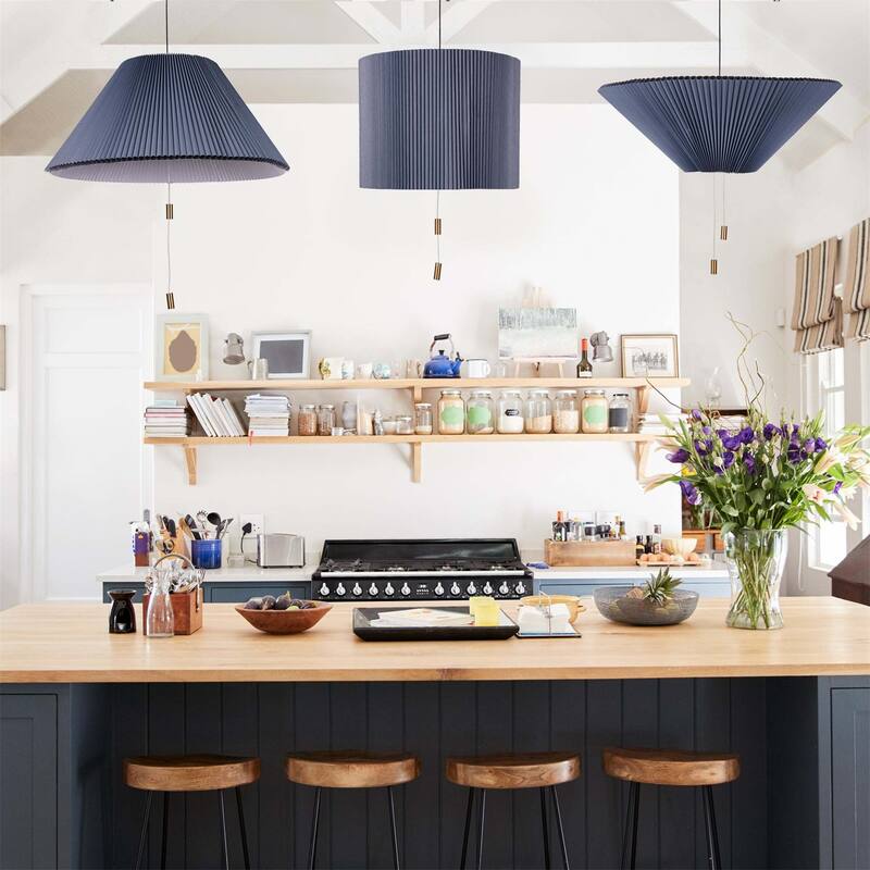 Blue Shape Changing Pendant Lamp