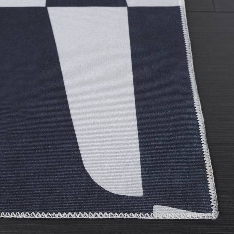 SAFAVIEH Malibu Peninah Machine Washable Slip Resistant Rug