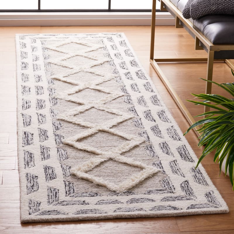 SAFAVIEH Handmade Casablanca Tanina Wool Rug - 2'3" x 8' Runner - Grey/Ivory