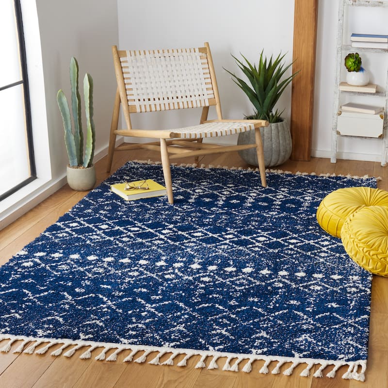 SAFAVIEH Berber Fringe Dashurije Leatha Trellis Rug - 4' x 6'