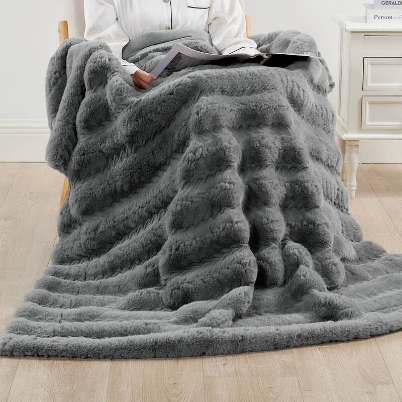 Home Soft Things Tread PatternRabbit FauxFur Throw Thick Cozy Blanket