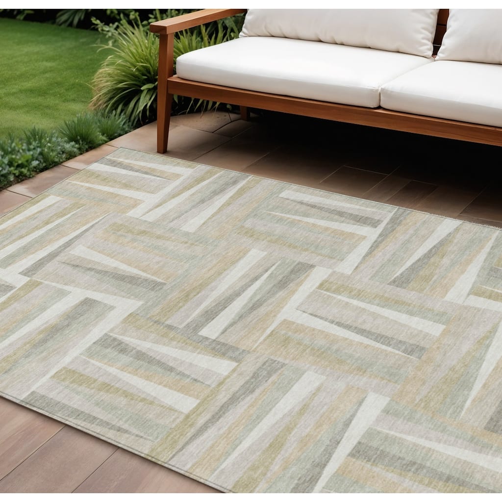 HomeRoots Geometric Transitional Rectangle Outdoor Rug
