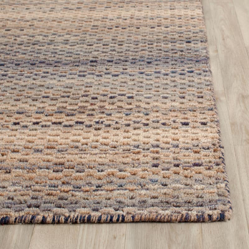 SAFAVIEH Handmade Himalaya Slavomila Modern Wool Rug
