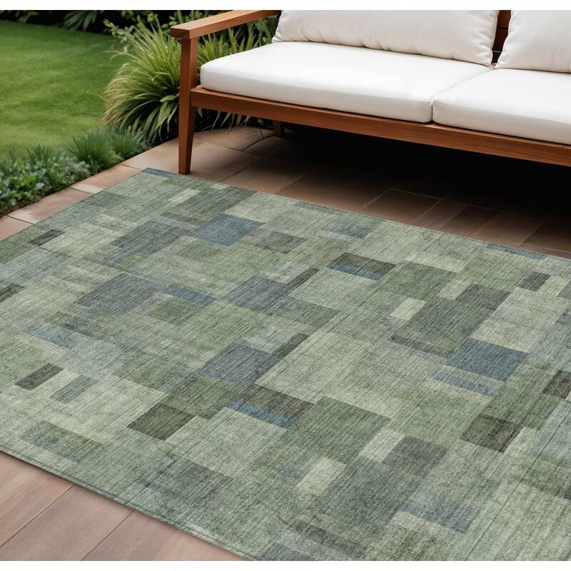 HomeRoots Geometric Transitional Rectangle Outdoor Rug - 9' X 12'