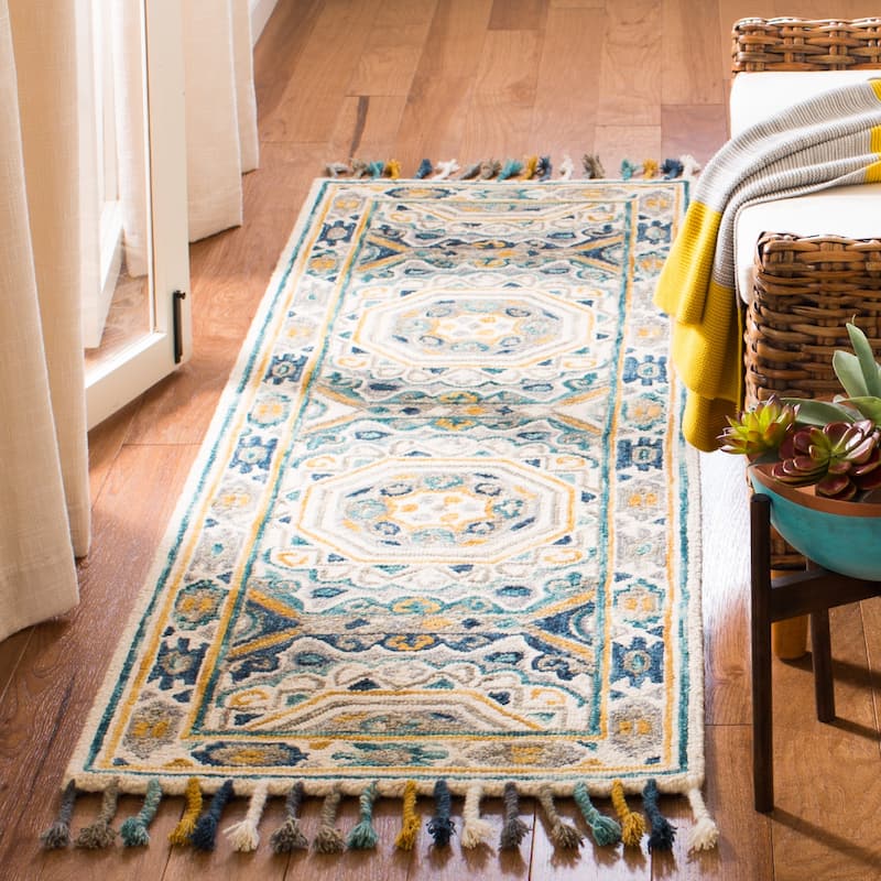 SAFAVIEH Handmade Aspen Elgard & Eclectic Tribal Wool Rug - 2'3" x 7' Runner - Ivory/Charcoal