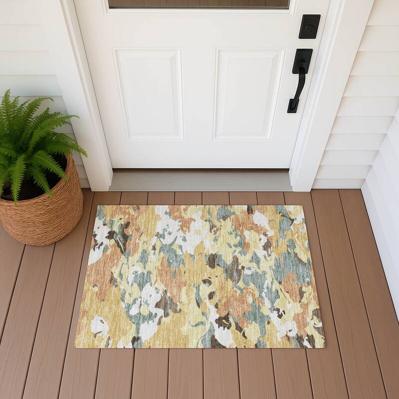 Machine Washable Indoor/ Outdoor Abstract Mexi Chantille Rug - Gold - 1'8" x 2'6"