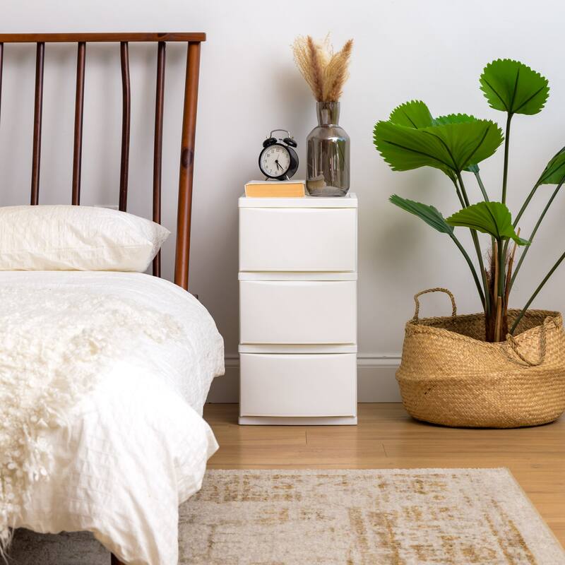 IRIS USA® Nesting Stacking Narrow Chest 15 Qt - White - Set of 2