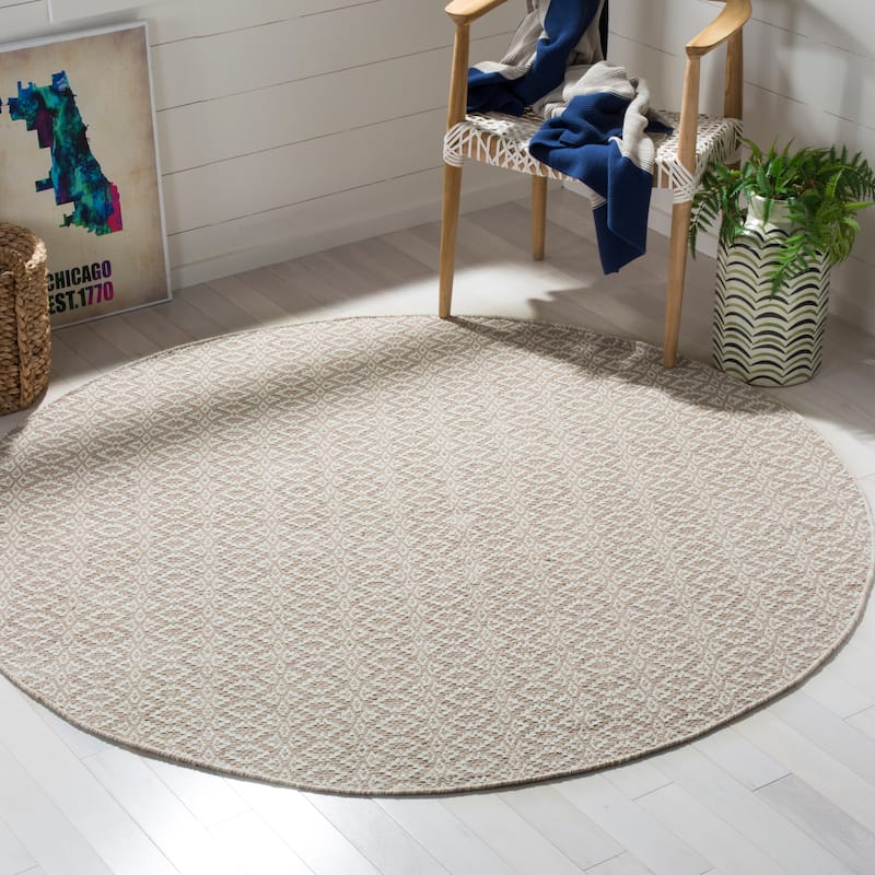 SAFAVIEH Handmade Flatweave Montauk Everly Casual Cotton Rug - 4' x 4' Round - Ivory/Beige