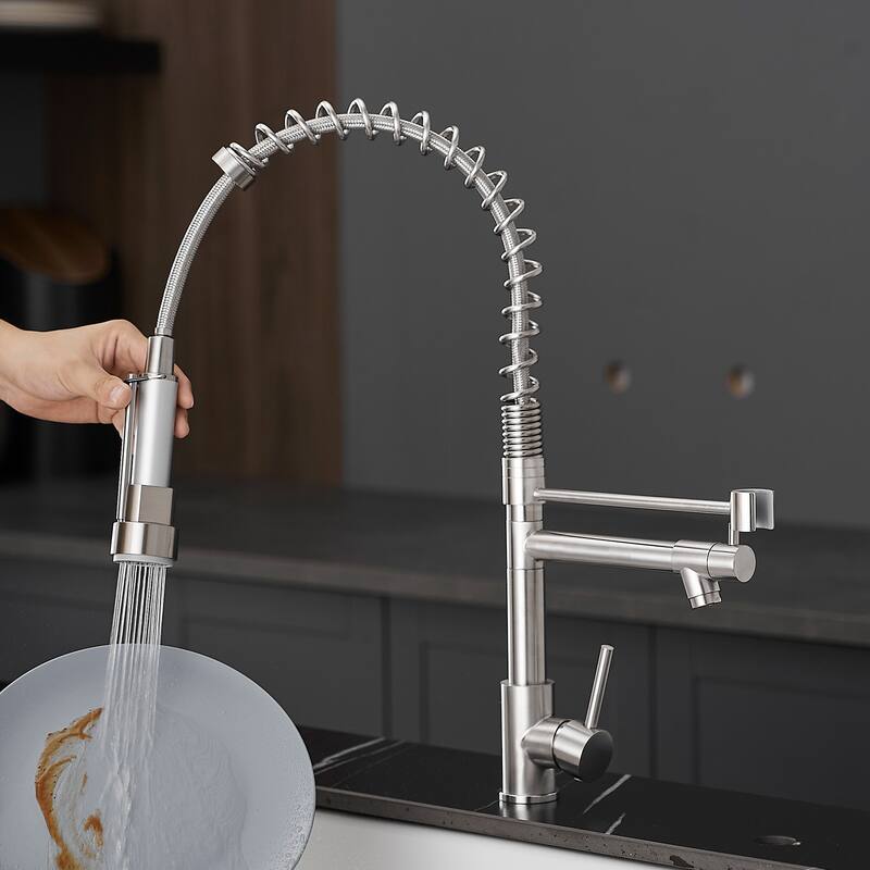 Single-Handle Pull Down Sprayer Kitchen Faucet in Brushed Nickel