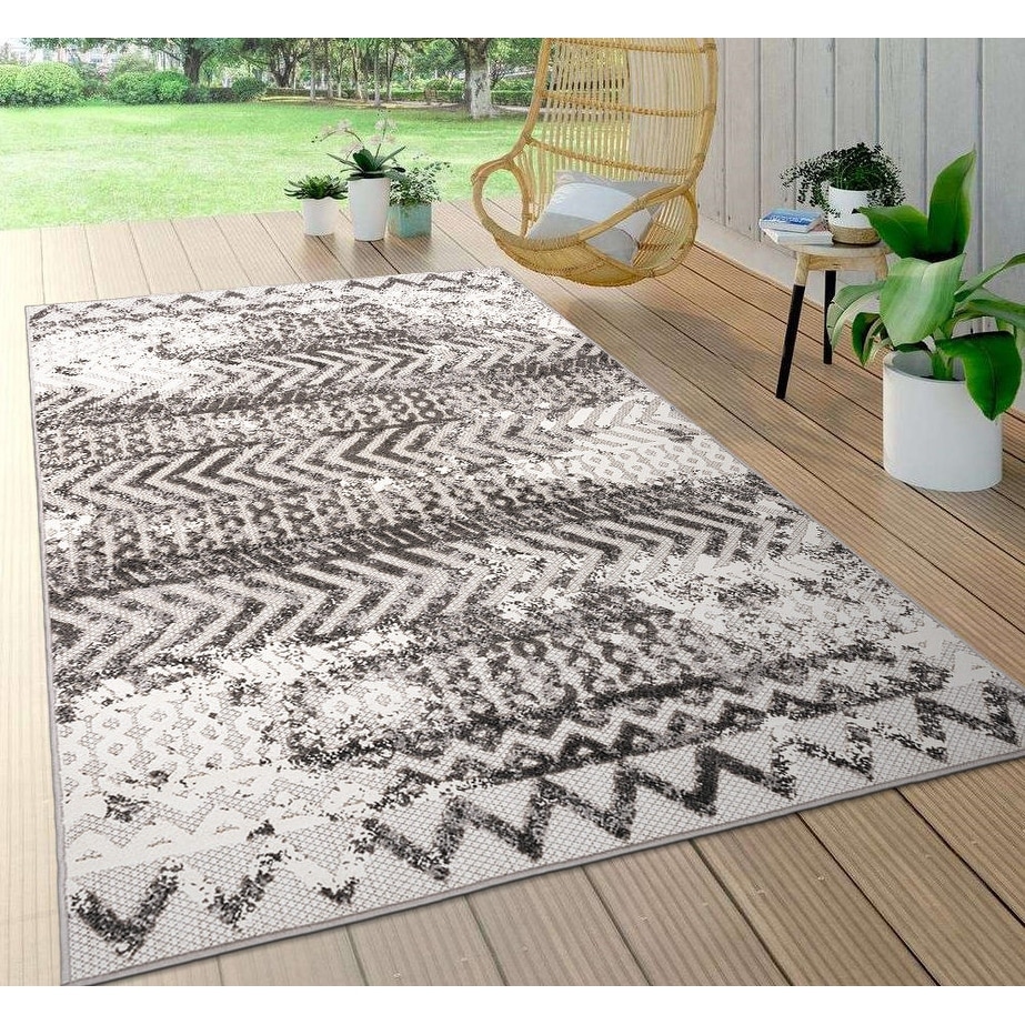 World Rug Gallery Turin Modern Geometric Bohemian Indoor/Outdoor Area Rug