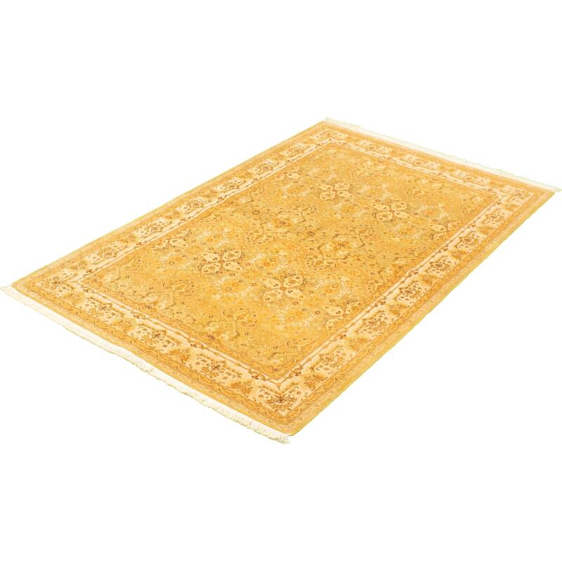 Handknotted Pako Persian Green Wool Rug 5'1 x 8'1/5'1" x 8'1" Bed