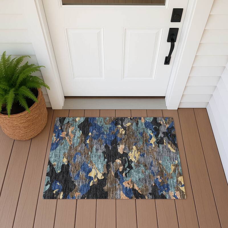 Machine Washable Indoor/ Outdoor Abstract Mexi Chantille Rug - Black - 1'8" x 2'6"