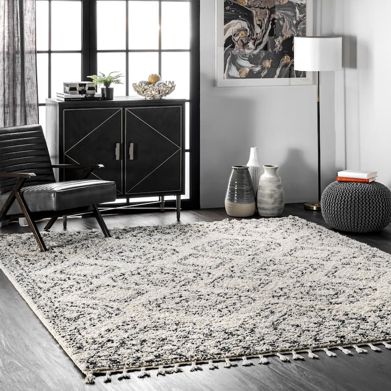 Nuloom Vasiliki Moroccan Shag Tasseled Area Rug - 5' 3" x 7' 7" - Ivory - Rectangle