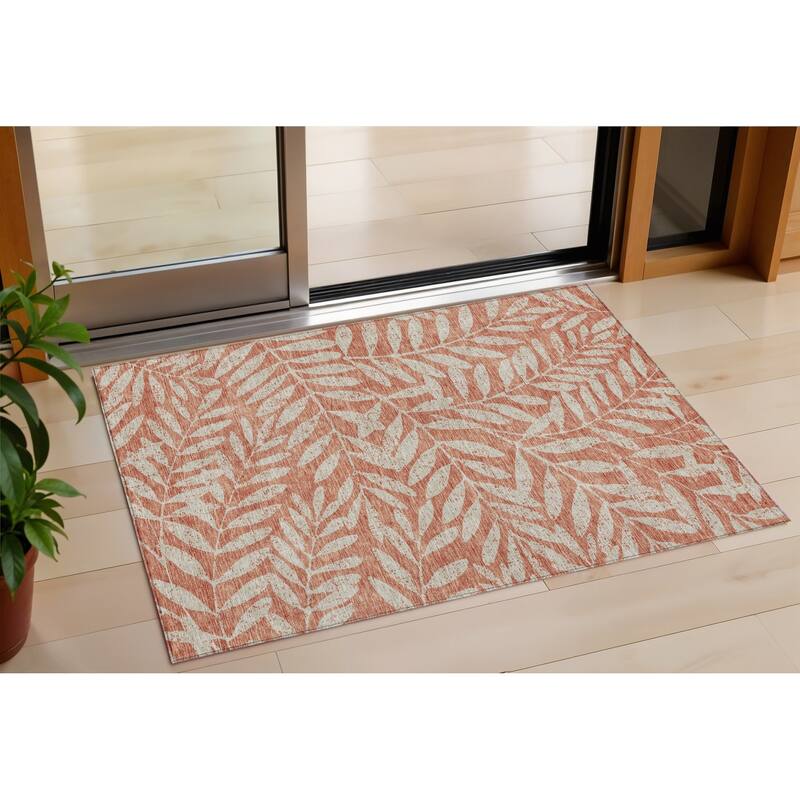HomeRoots Floral Transitional Rectangle Outdoor Rug - 3' x 5'