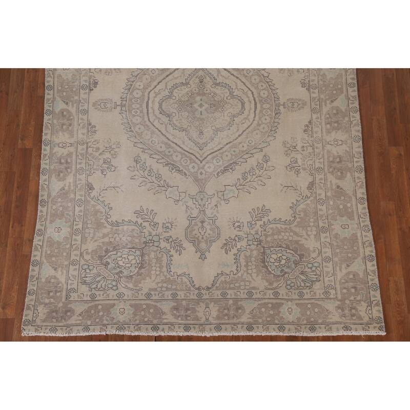 Hand Knotted Oriental 100% Wool Carpet Traditional Medallion Beige & Ivories Tabriz Area Rug - 9' 4'' X 6' 5''