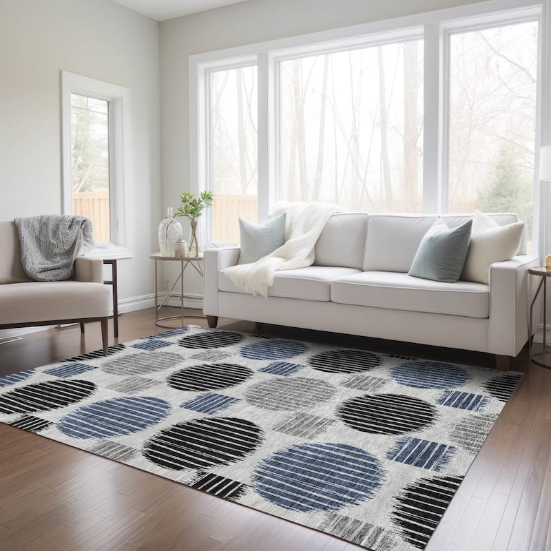Machine Washable Indoor/ Outdoor Chantille Contemporary Dotty Rug