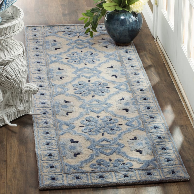 SAFAVIEH Handmade Bella Rodica Modern Floral Wool Rug - 2'3" x 11' Runner - Ivory/Blue