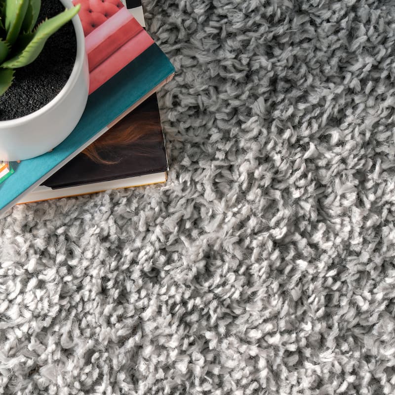 Nuloom Kara Solid Shag Area Rug