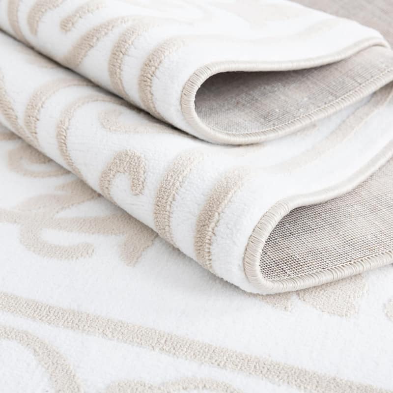 Traditional Wralvale Collection Area Rug