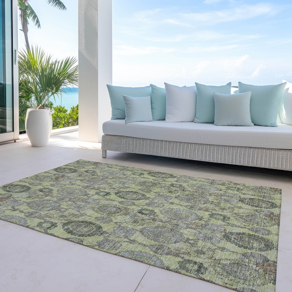 Machine Washable Indoor/ Outdoor Chantille Traditional Floral Rug