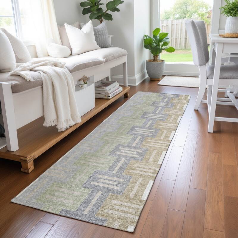 Machine Washable Indoor/ Outdoor Modern Wamego Chantille Rug