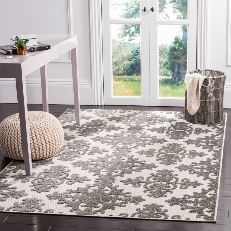 SAFAVIEH Cottage Nuri Indoor/ Outdoor Patio Backyard Rug - 4' x 6' - Cream/Grey