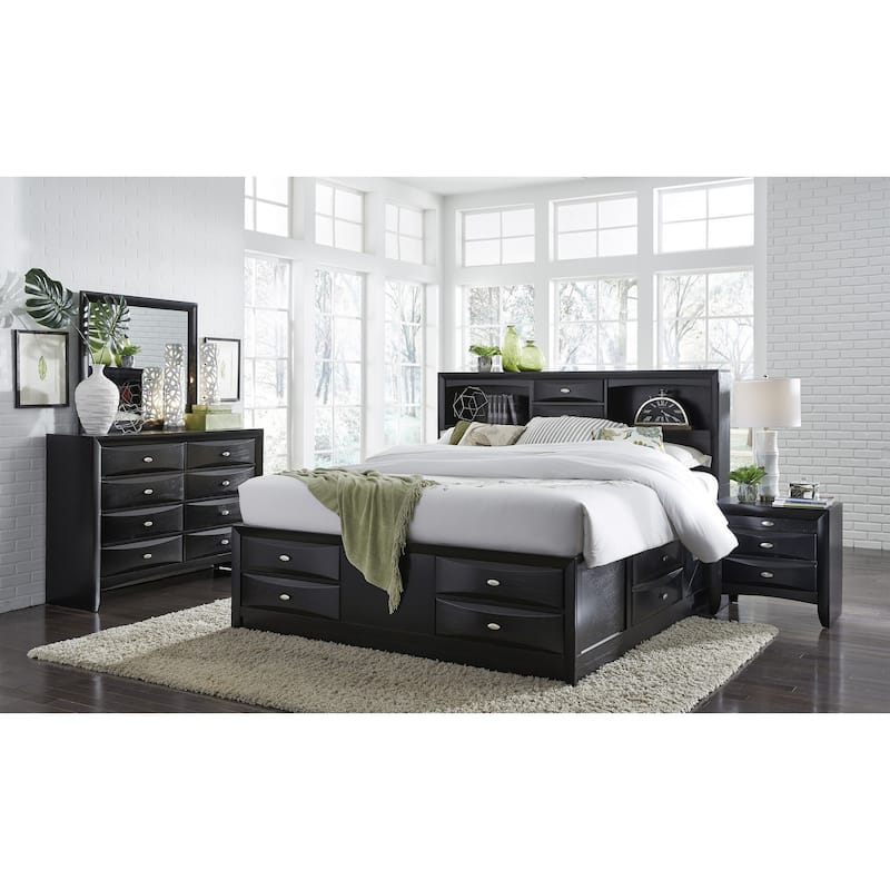 Chest with 5 Chambared Drawer