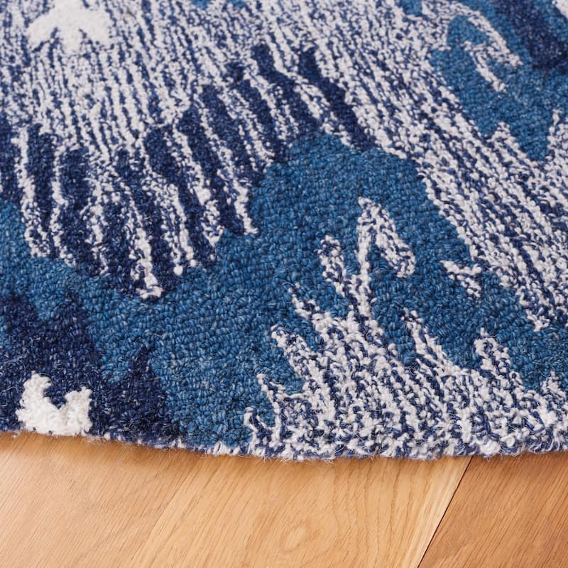 SAFAVIEH Handmade Ikat Engeltje Bohemian Wool Rug