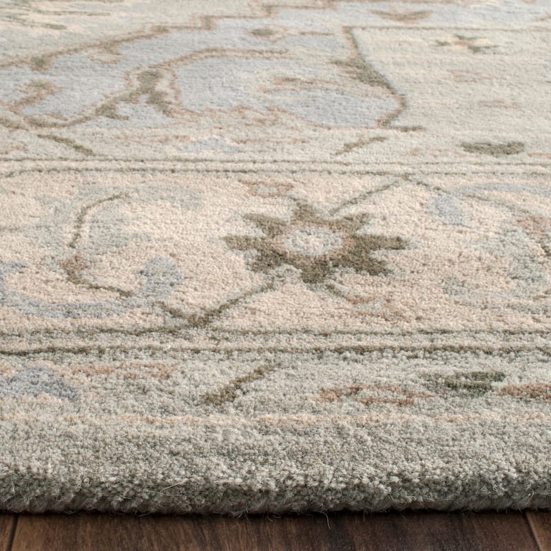 SAFAVIEH Handmade Heritage Floating Dahlia Traditional Oriental Wool Rug