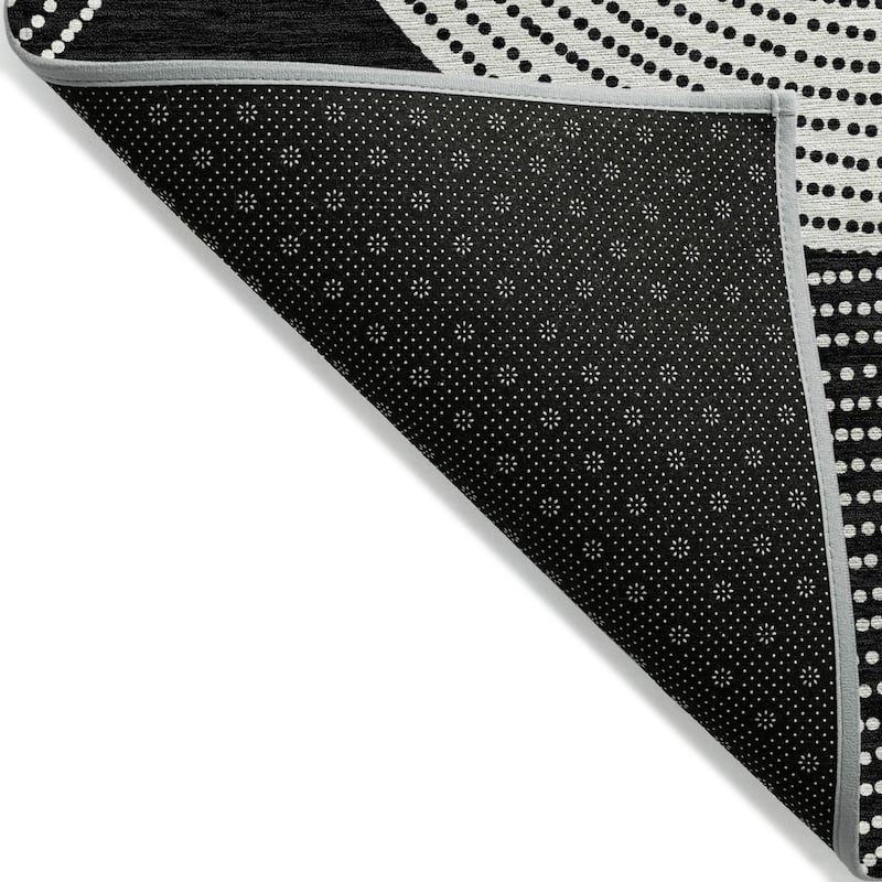 Machine Washable Indoor/ Outdoor Casual Circles Chantille Rug