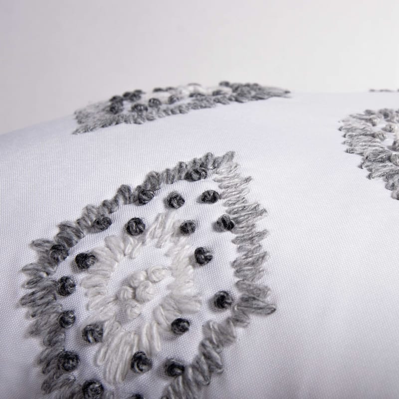 Rizzy Home Modern Medallion Throw Pillow