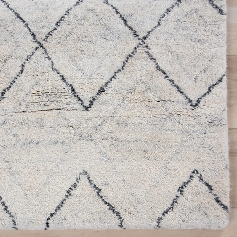 Alora Decor Fitz Diamond Pattern Hand-Knotted Wool Rug