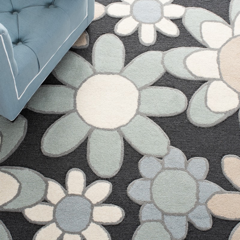SAFAVIEH Handmade Kids Khadijah Floral Wool Rug