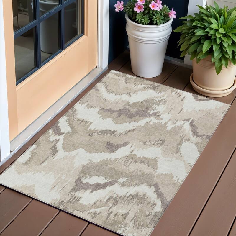 HomeRoots Abstract Transitional Rectangle Outdoor Rug - 3' x 5'