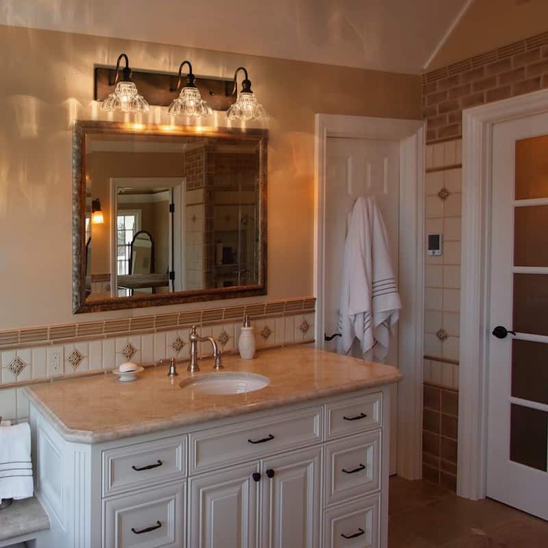 3/4-Light Vintage Bathroom Vanity Light with Clear Trumpet Glass Shades