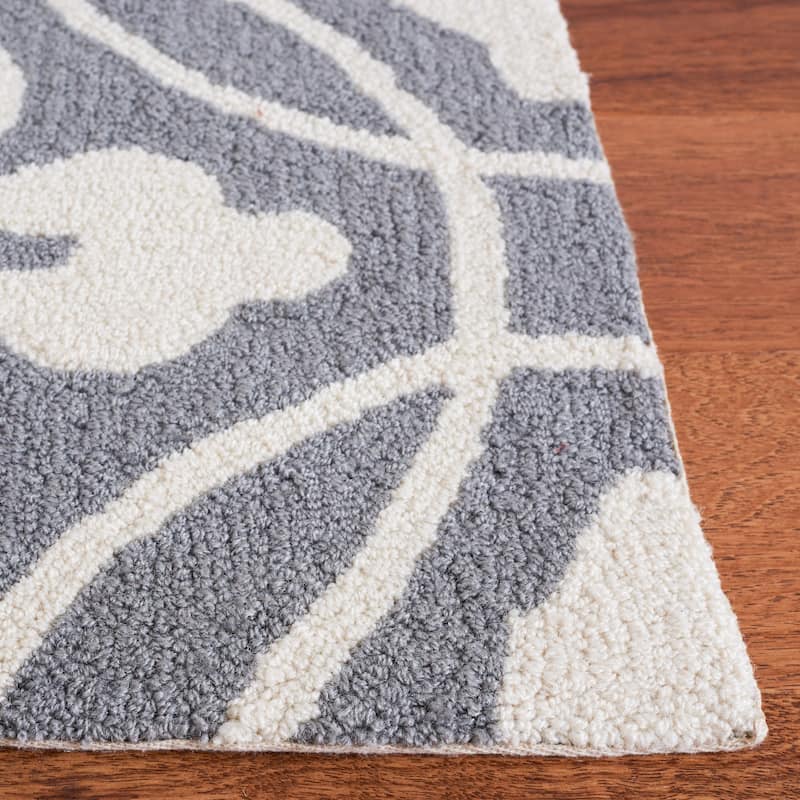 SAFAVIEH Handmade Four Seasons Dedde Floral Rug