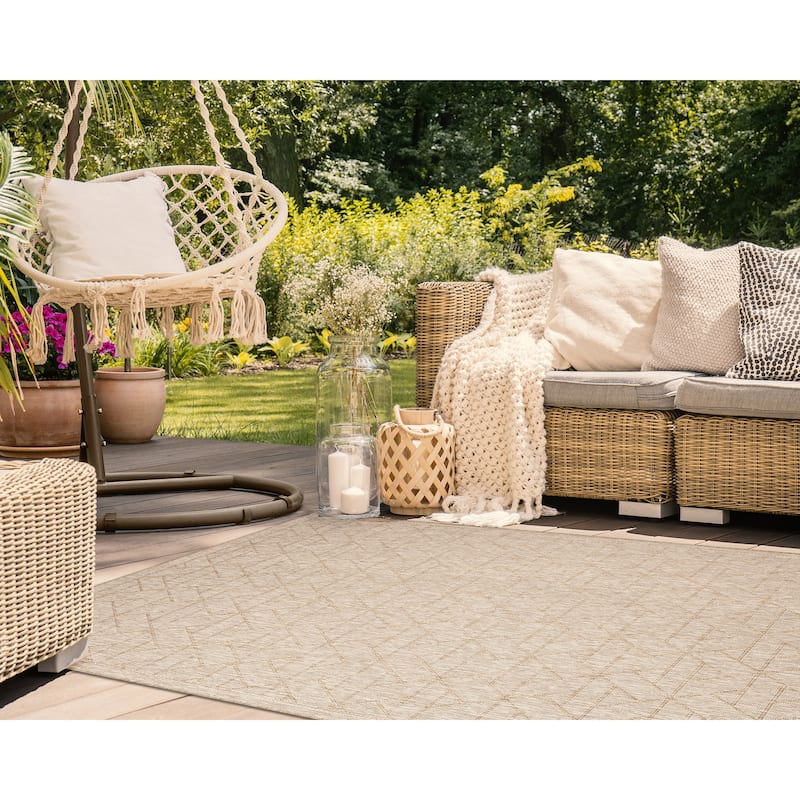 Liora Manne Carmel Pyramid Indoor/Outdoor Rug