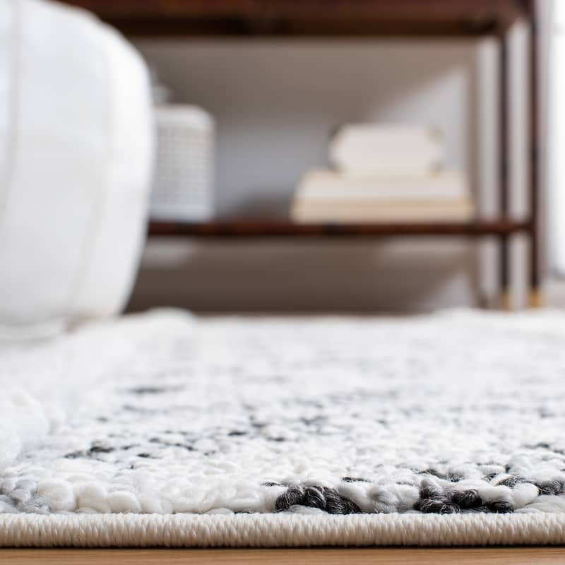 SAFAVIEH Moroccan Tassel Shag Ilijana 2-inch Thick Rug