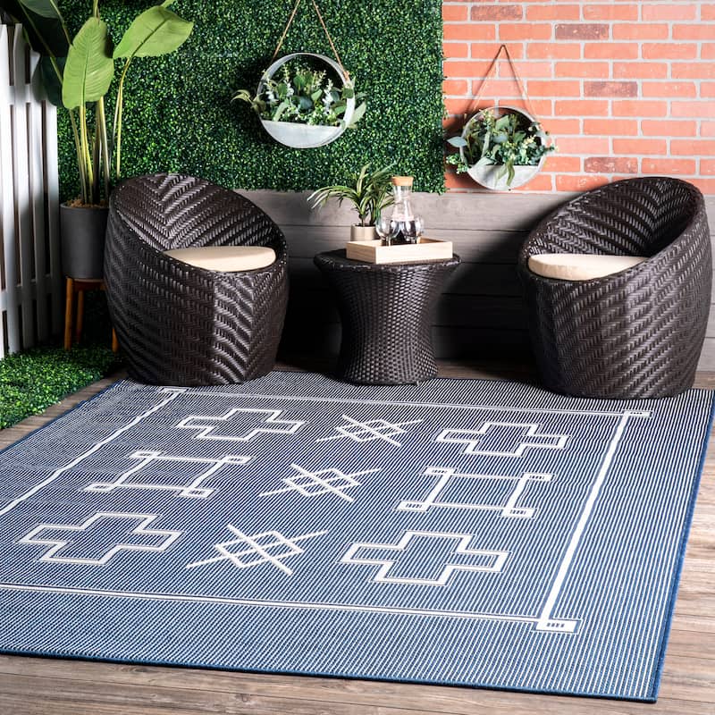 Nuloom Hillary Geometric Tribal Indoor/Outdoor Area Rug - 3'6" x 5' - Navy