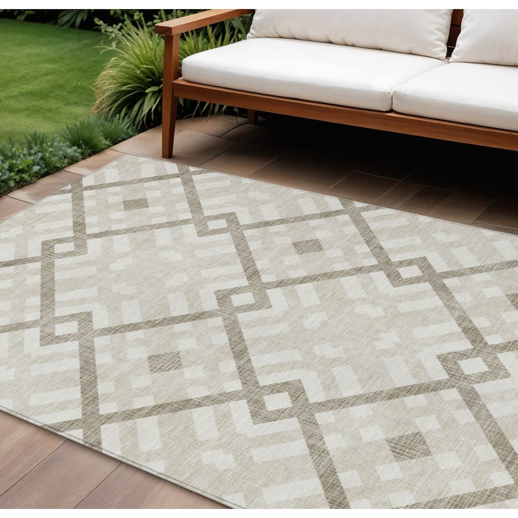 HomeRoots Geometric Transitional Rectangle Outdoor Rug