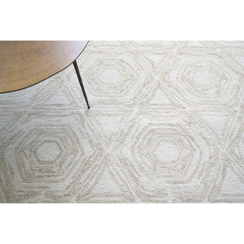 EXQUISITE RUGS Caprice Hand-tufted New Zealand Wool Beige/Ivory Area Rug.