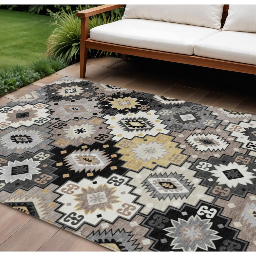 HomeRoots Southwestern Transitional Rectangle Outdoor Rug